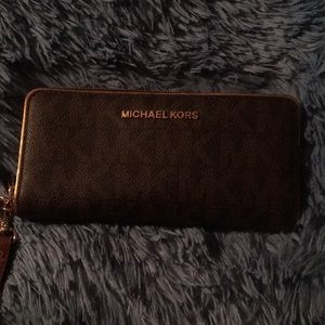 Micheal kors limited edition wallet